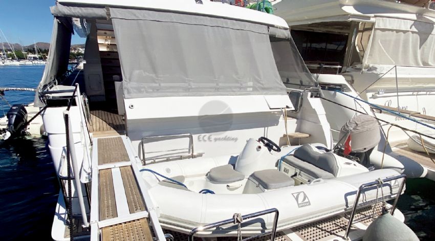 ADEN 4 Motor Yat Arka Taraf