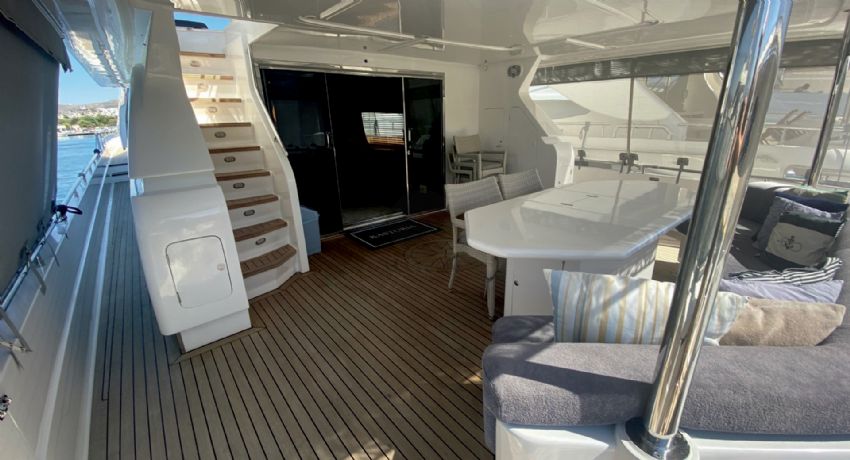 ADEN 4 Motor Yat Salon Giriş