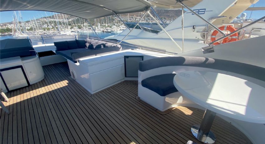 ADEN 4 Motor Yat Üst Kat