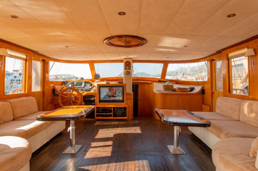Aegean Pearl Gulet, Interior Lounge.