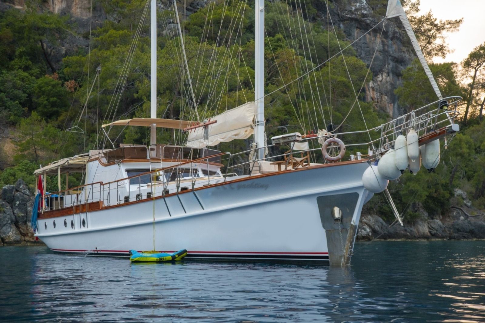 Afilli Gulet Yacht, Front 