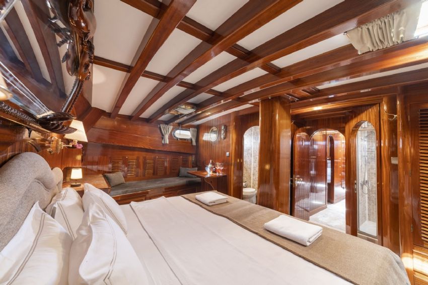 Aganippe Yacht, Double Cabin.