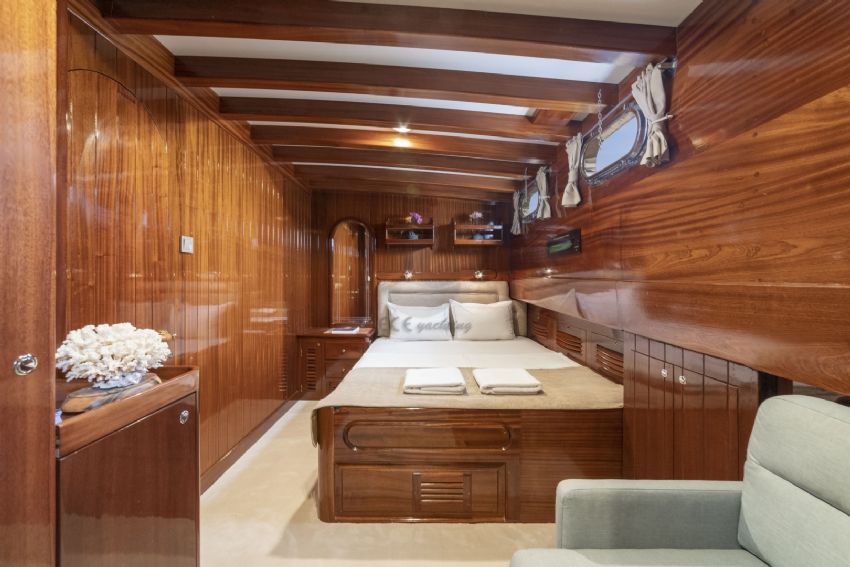 Aganippe Yacht, Double Cabin.