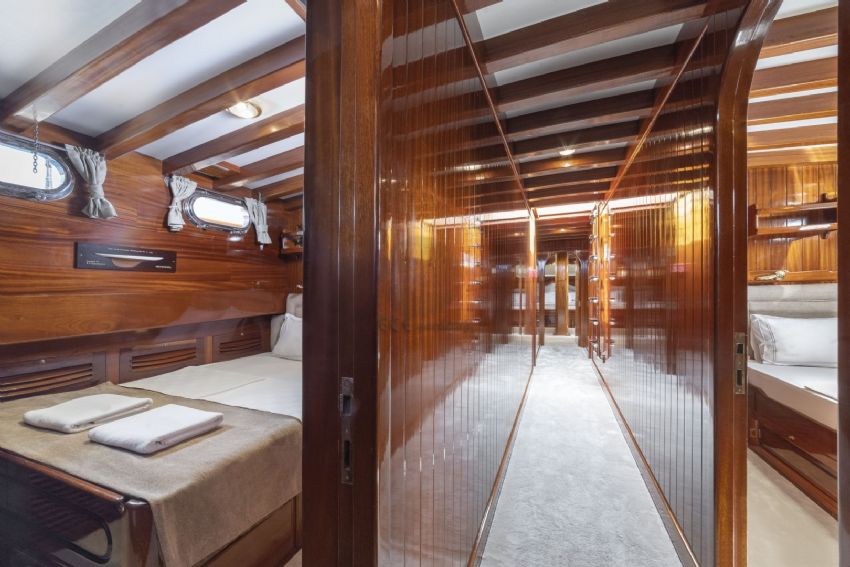 Aganippe Yacht, Double Cabin.