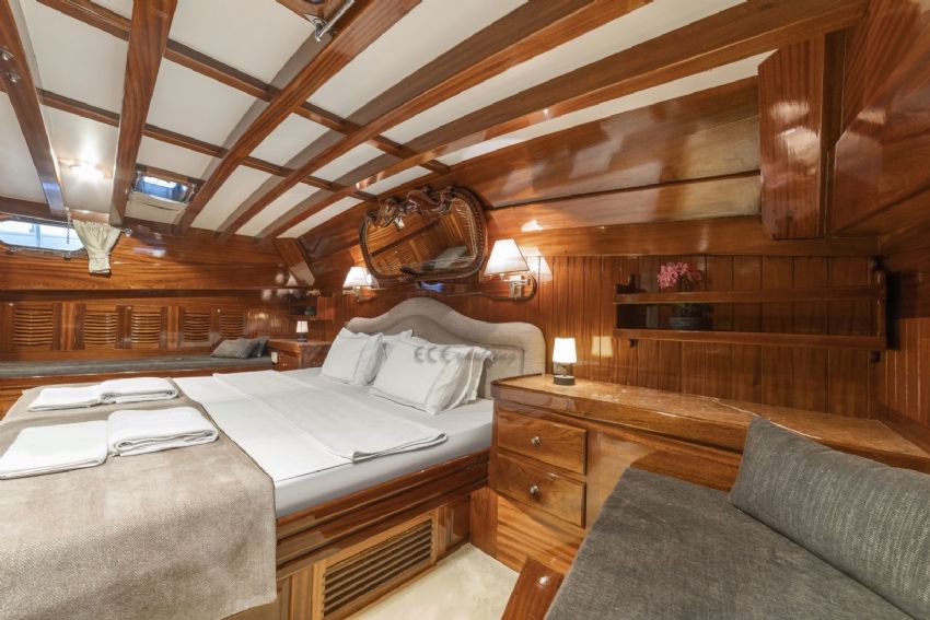 Aganippe Yacht, Master Cabin.