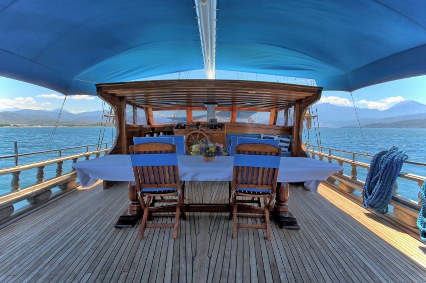 aleyna 3 teknesi iç salon