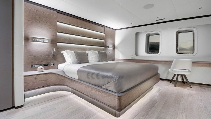 All About U 2 Yacht, VIP Suite.