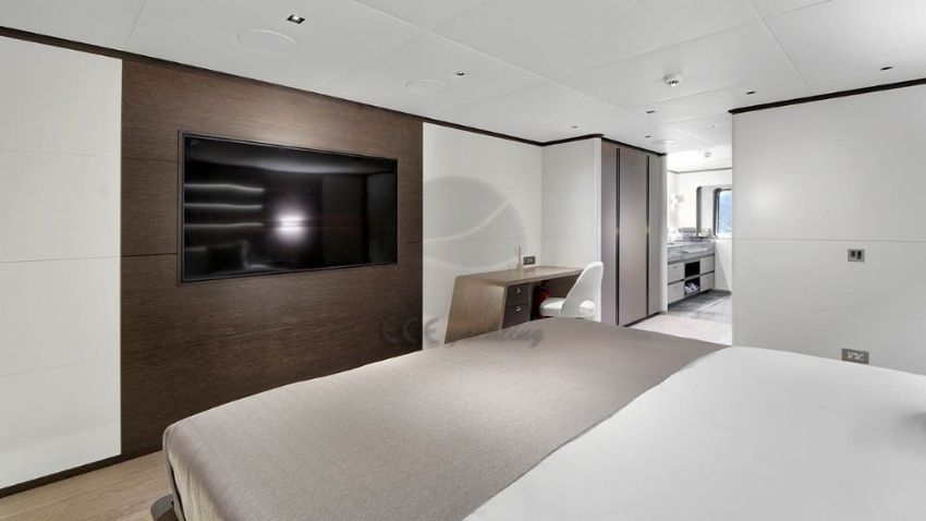 All About U 2 Yacht, Double Cabin.