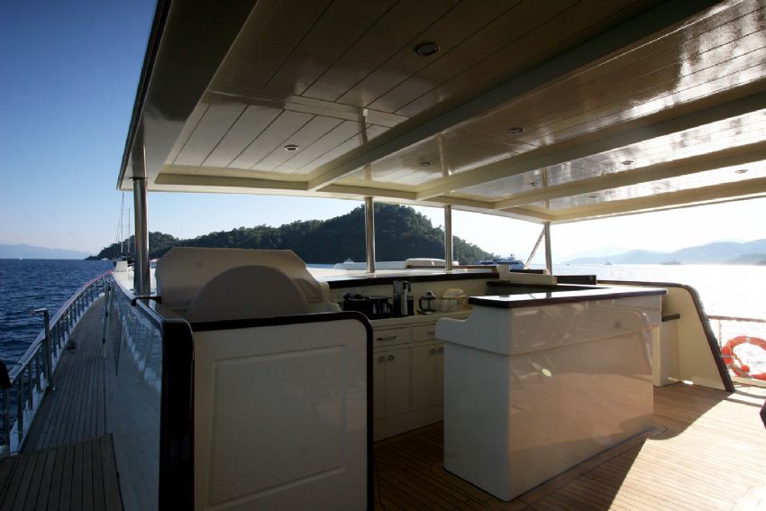 Aft Deck & Bar