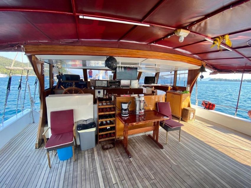 Ari B Yacht, Stock The Bar And We are Ready To Go.