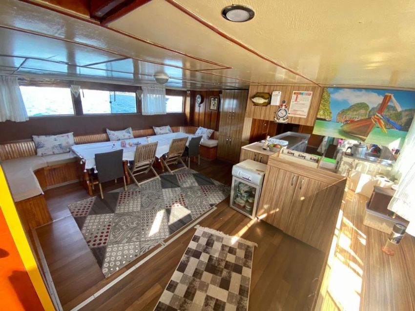 Ari B Yacht,  Rear Deck Seating Area.