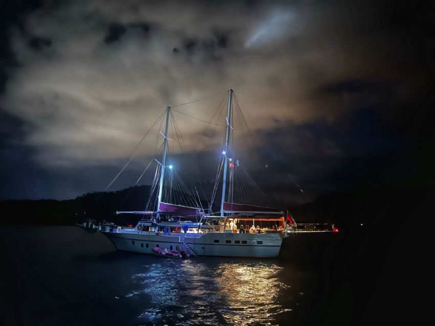 Ari B Yacht, With Tender.