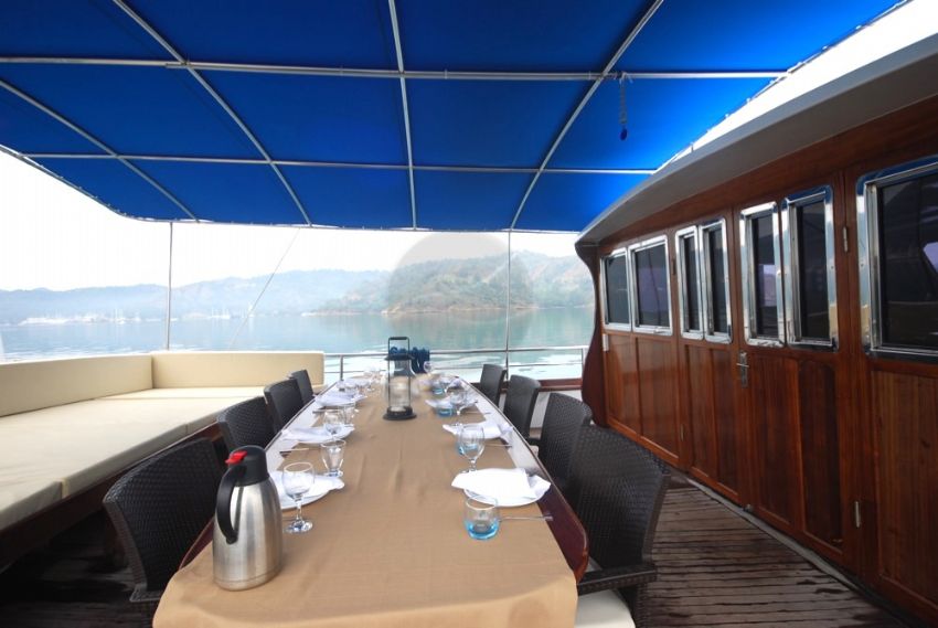 Asrin Gulet, Dine İn Style.