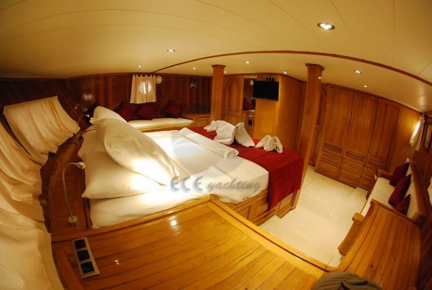 Arka mastır kabinden bir başka kare.