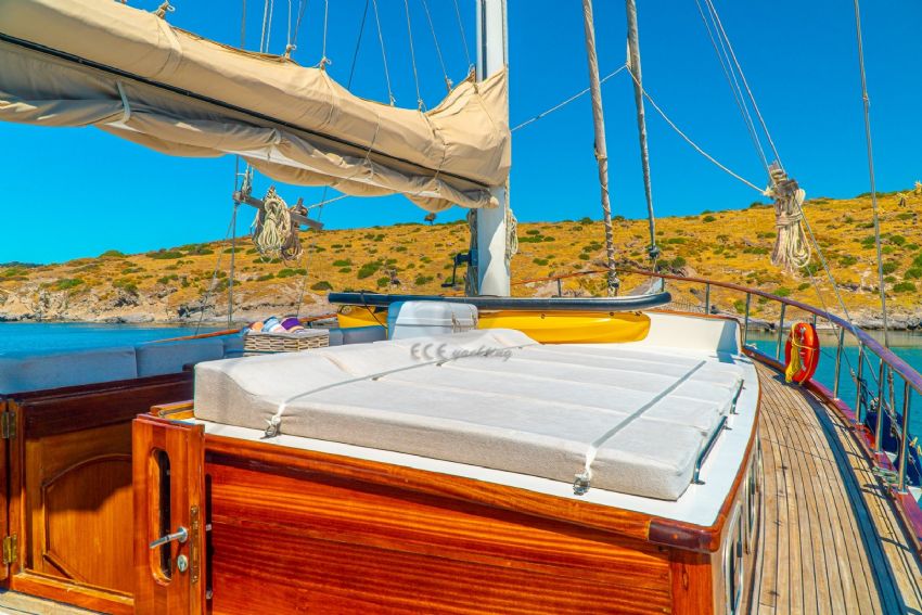 Ece Anadolu Ön Güverte Güneşlenme Alanı