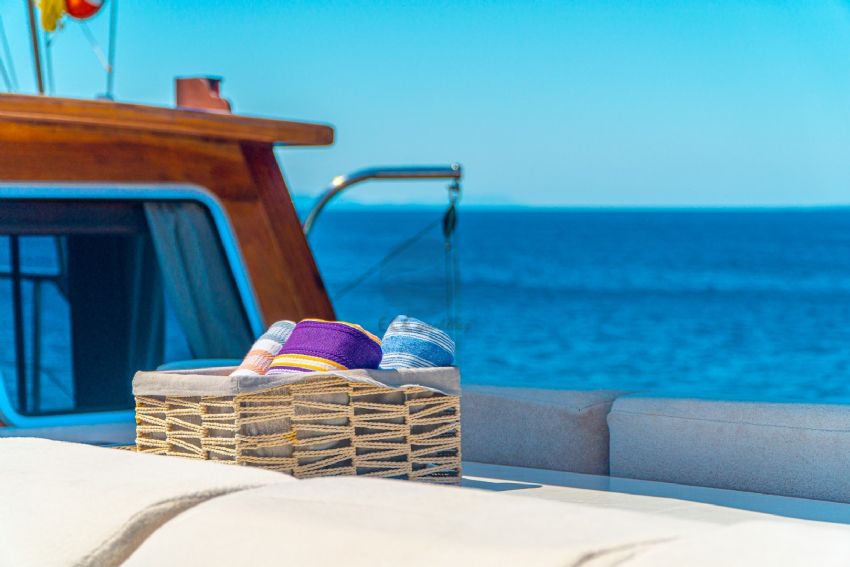 Ece Anadolu Ön Güverte Güneşlenme Alanı