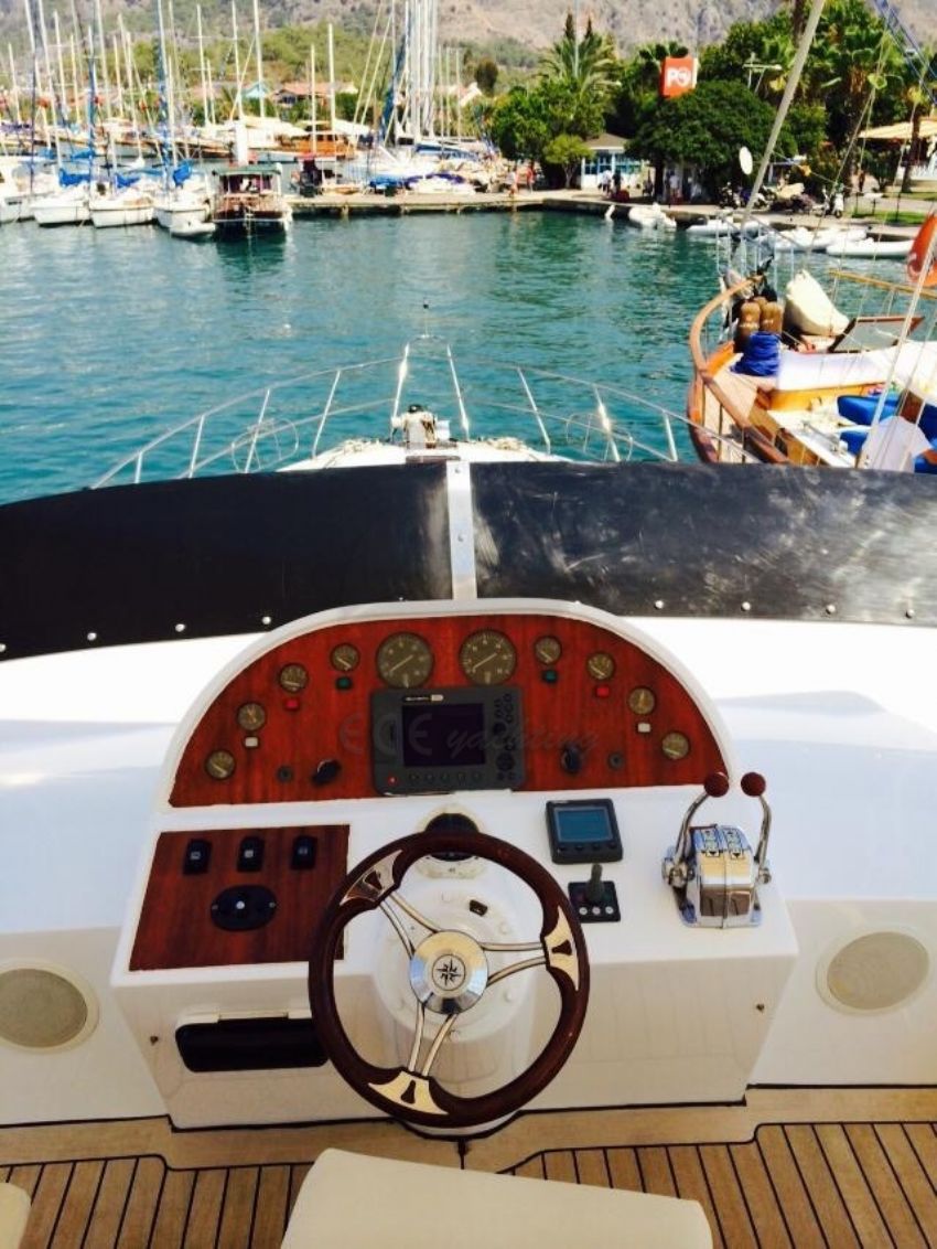 Ece Manisa Flybridge