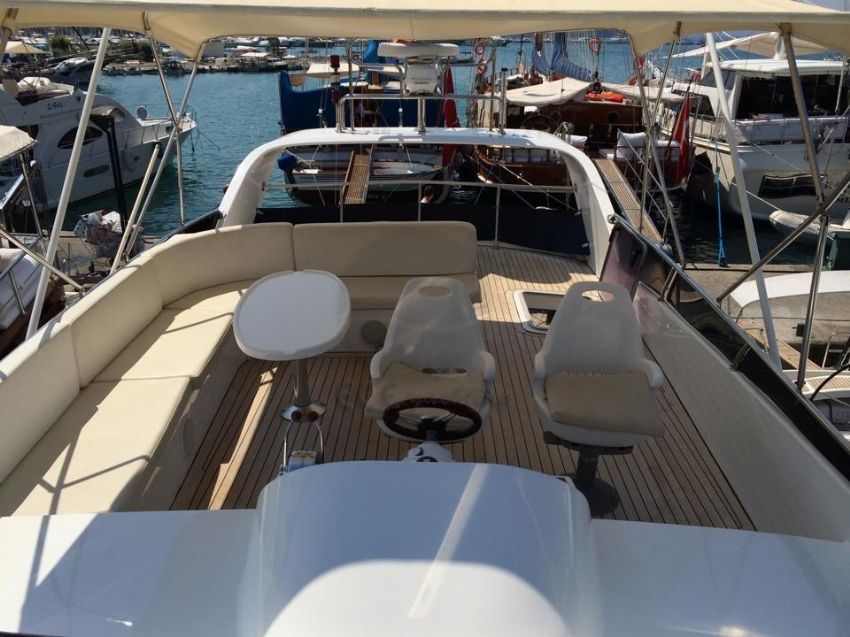 Ece Manisa Flybridge