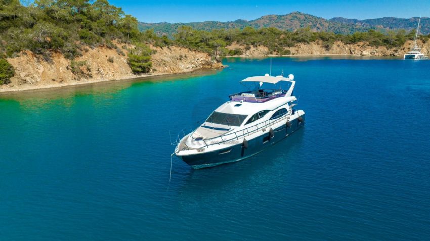 Azimut 68 Dış Görünüm