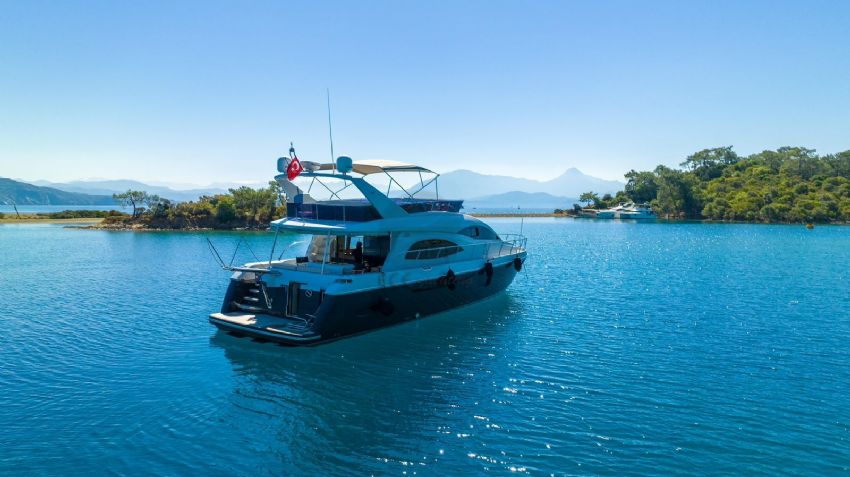 Azimut 68 Dış Görünüm