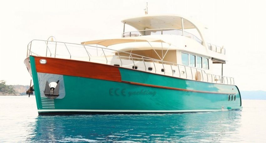 Ece Hayrat Dış Görünüm