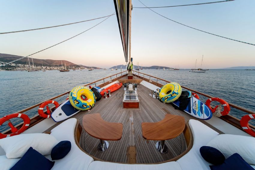 Babylon - Ön Güverte