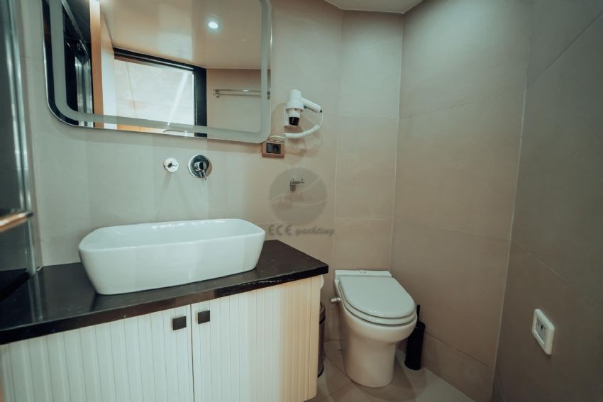 Trawler_Beluga_Fethiye_Bathroom_2