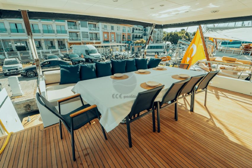 Trawler_Beluga_Fethiye_Dining_Area
