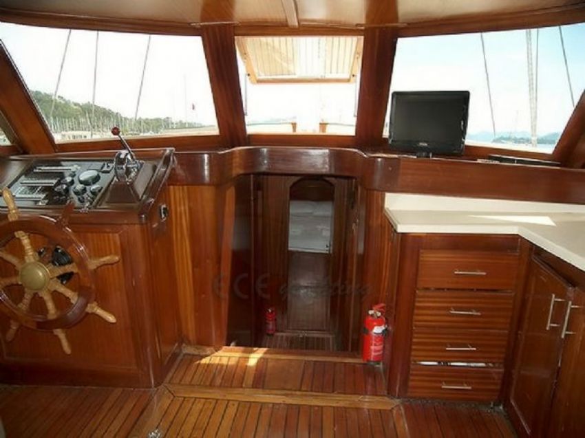 Berfu Yacht Interior