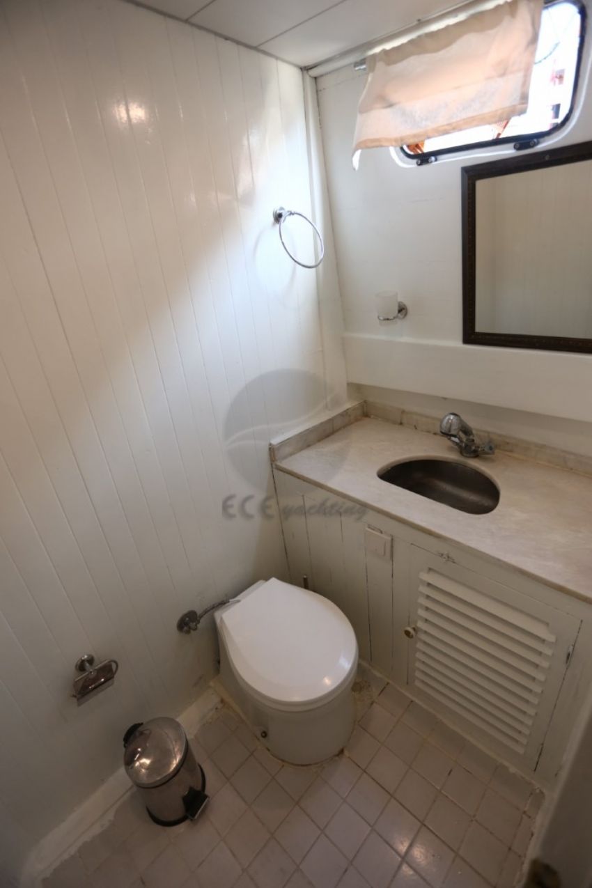 BG A Gulet, En Suite Bathroom.