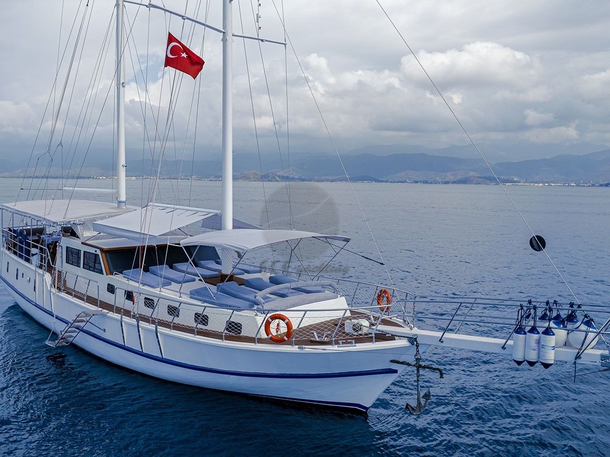 BİR DENİZ MASALI