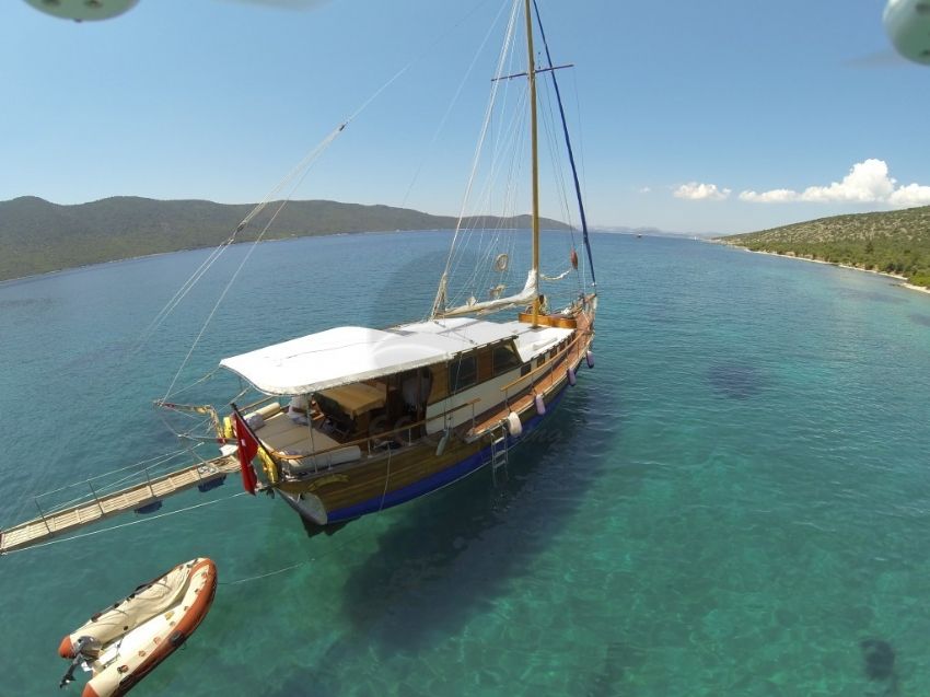 Bolero 1 güneşlenme alanı. BLR 1, Tender.