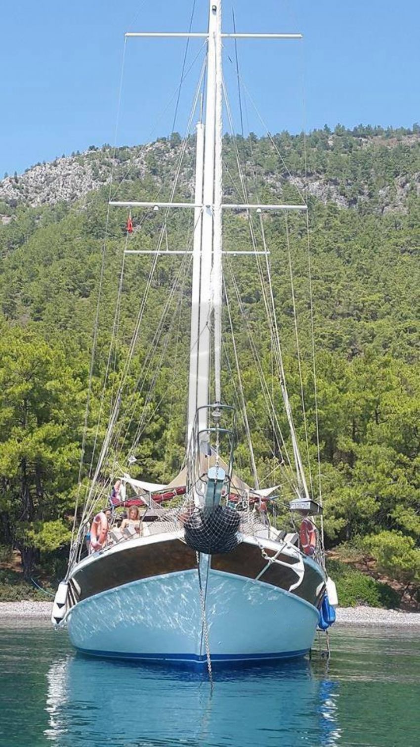 Blue Key Yacht, Water Reflecting On The Bow.