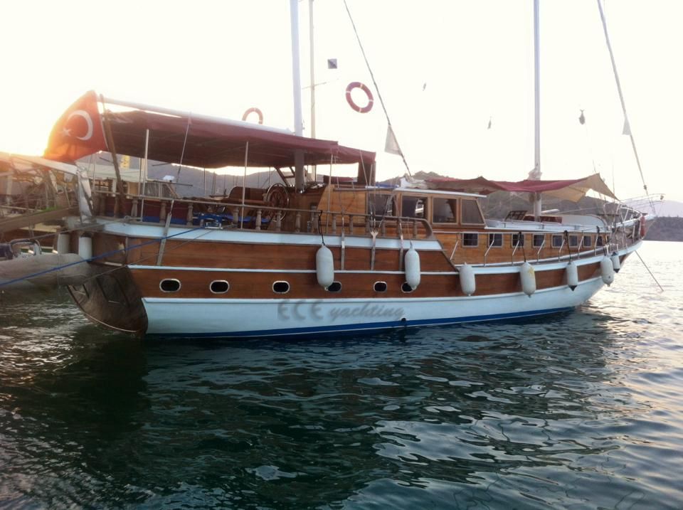 Blue Key yat dış çekim. Blue Key Yacht,  Aft Starboard View.