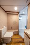 Gulet, Bathroom.