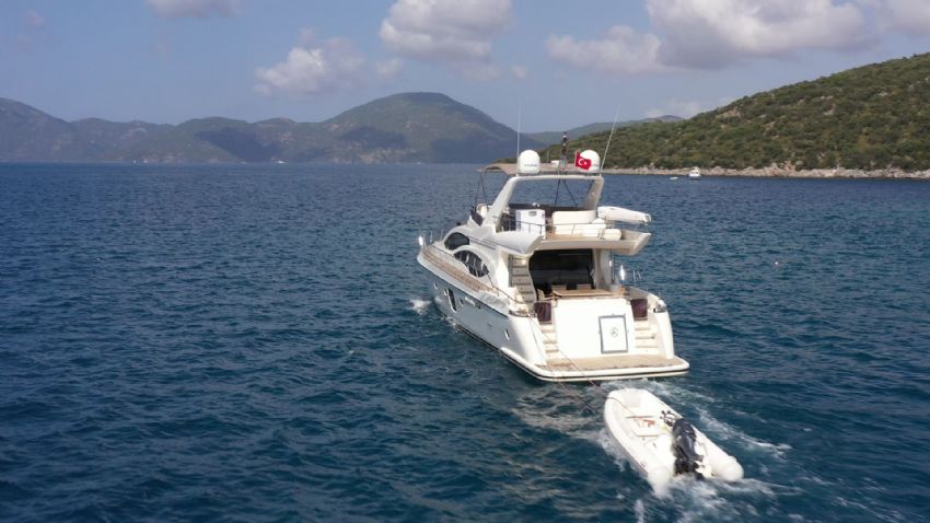 Ece Nice Dış Görünüm