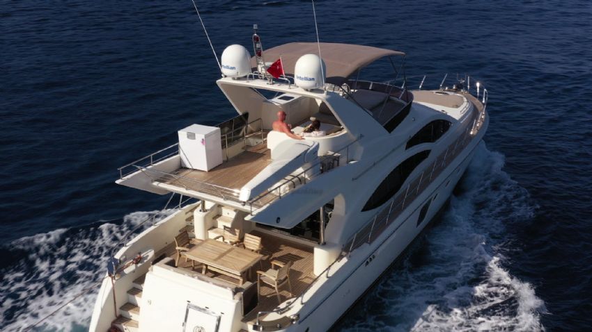 Ece Nice Ön Güverte