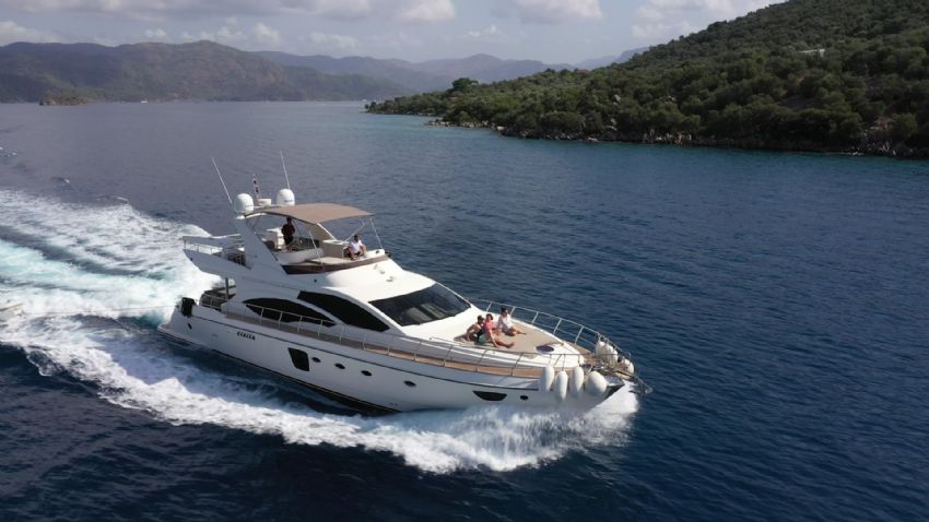 Ece Nice Arka Dış Yemek Alanı