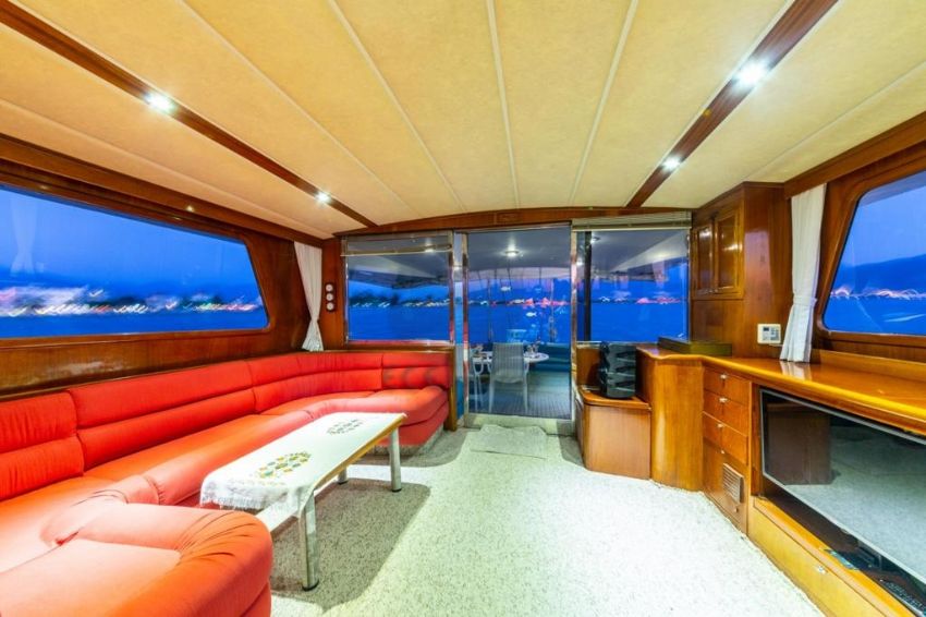 Ece Bursa İç Oturma Alanı