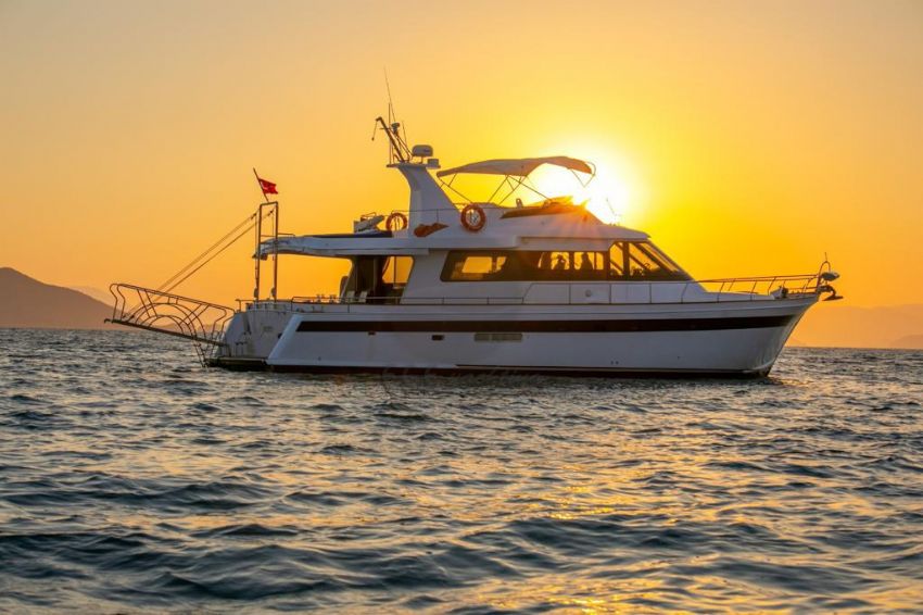 Ece Bursa Dış Görünüm