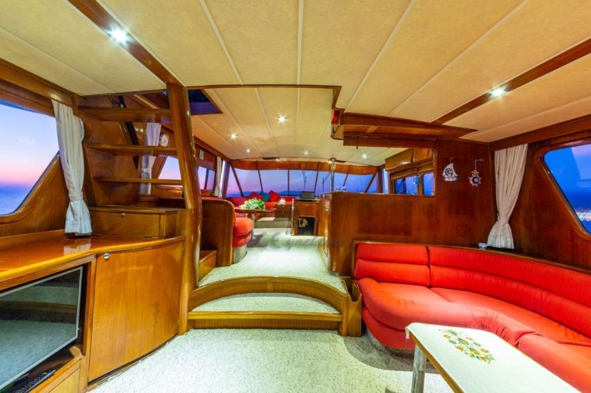 Ece Bursa İç Oturma Alanı