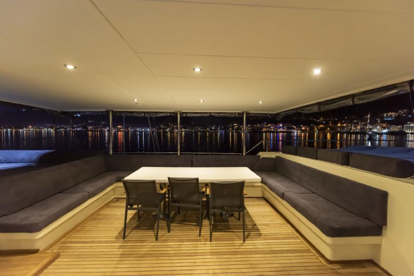 Buse By Frz Arka Oturma Alanı