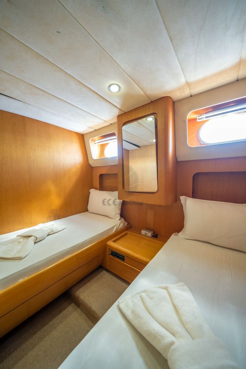 Canados 72 Motor Twin Kabin