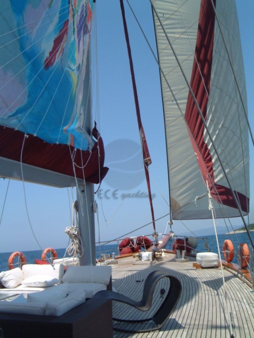 Case Dell Arte 1 yelken seyri güverte