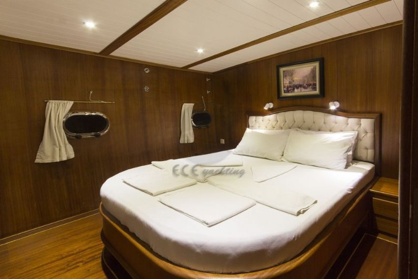 C E 4 Yacht, Master Cabin.
