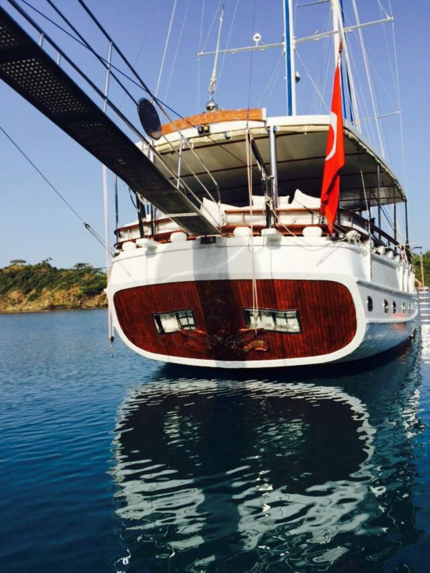 C E 4 Yacht, Front Deck Awning.
