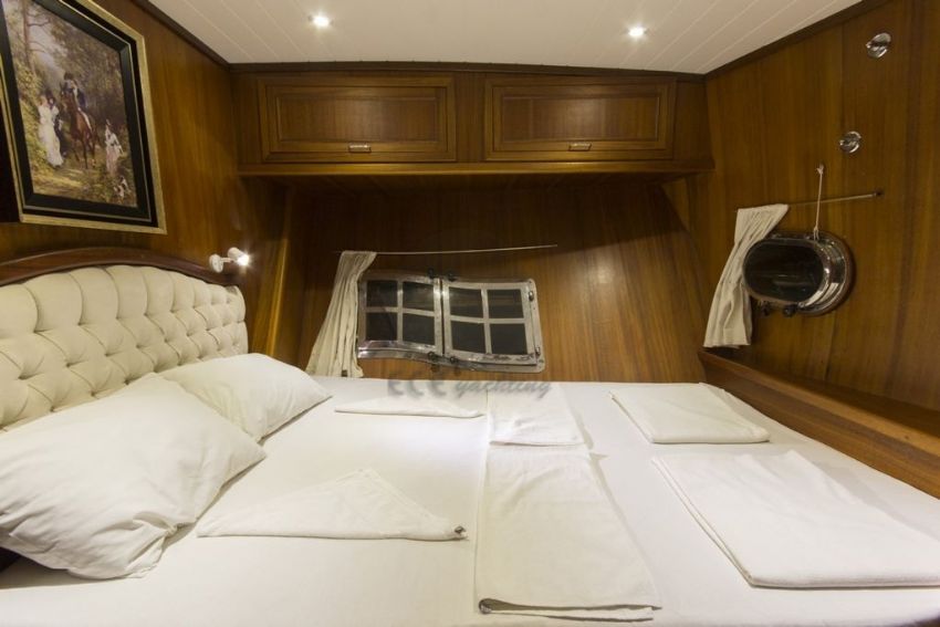 C E 4 Yacht, Master Cabin.
