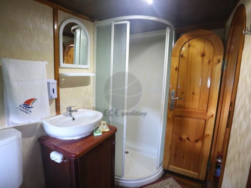 Ece Merzifon Yacht, En Suite.