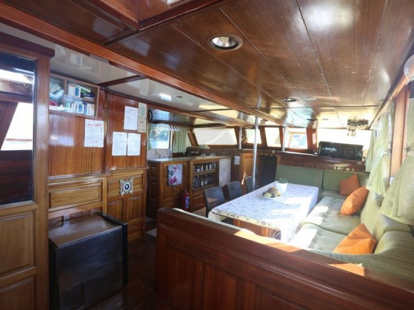 Ece Merzifon Yacht, Interior Lounge And Bar.