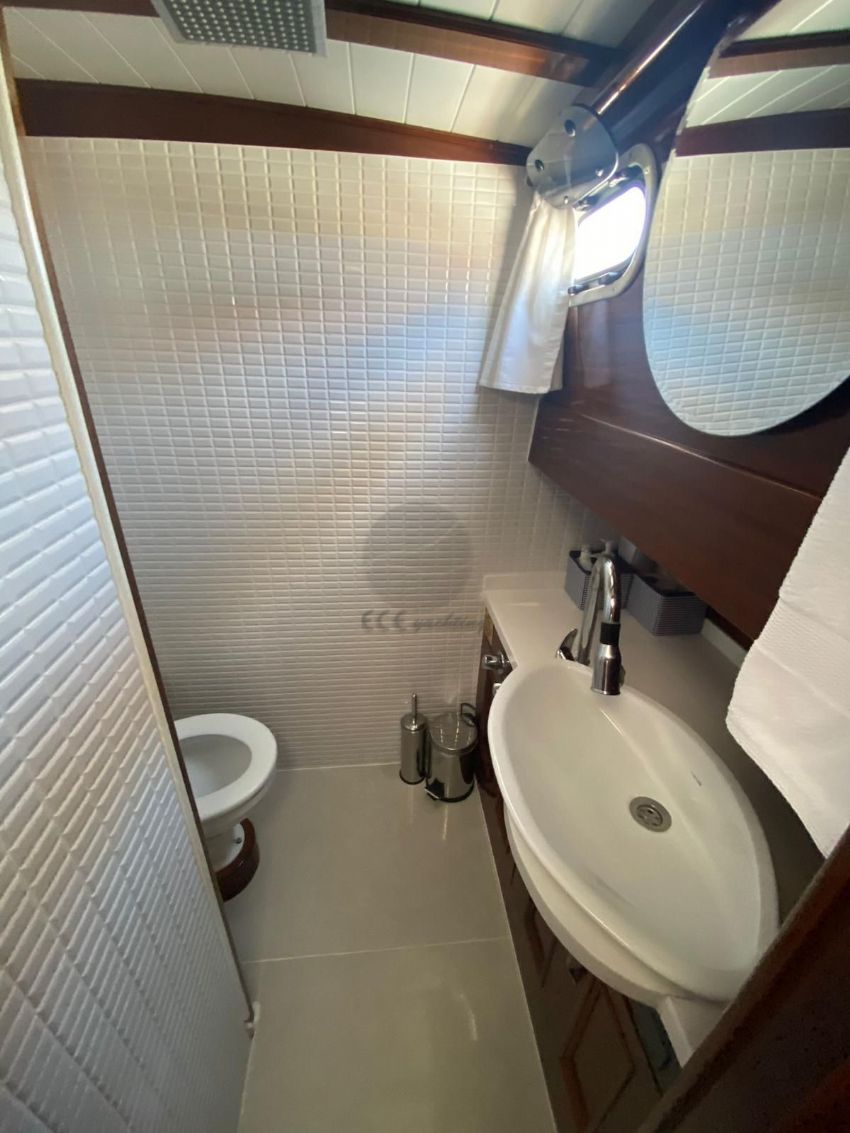 Cosh Gulet Yacht, Bathroom 2.